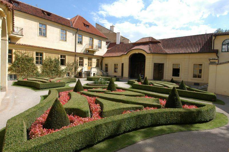 Pragues Beautiful Vrtba Garden