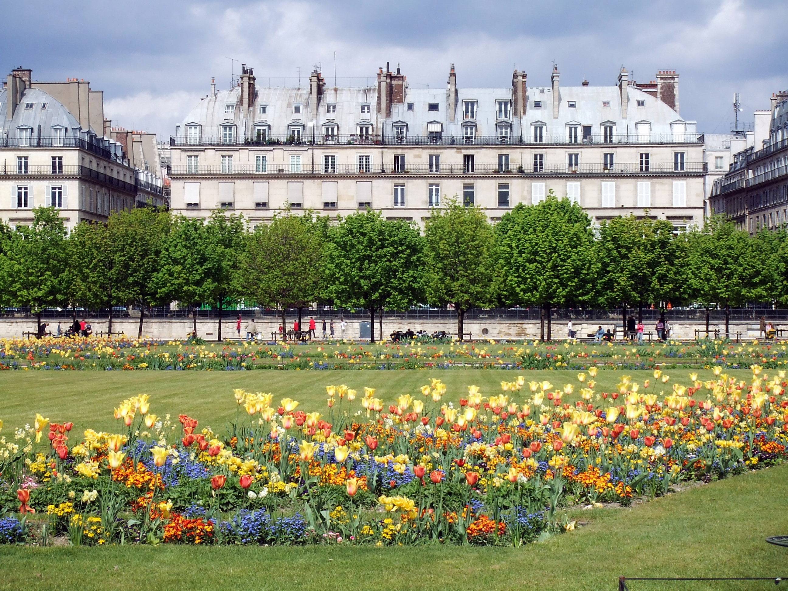 Tuileries Gardens Paris Attraction
