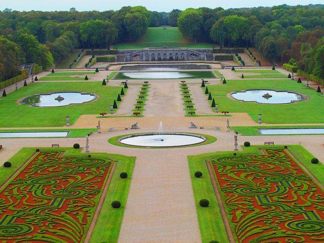 Free Vaux Le Vicomte Garden Stock Photo Freeimagescom