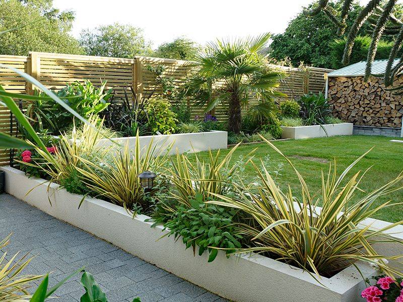 Venetian Style Fences Garden Design