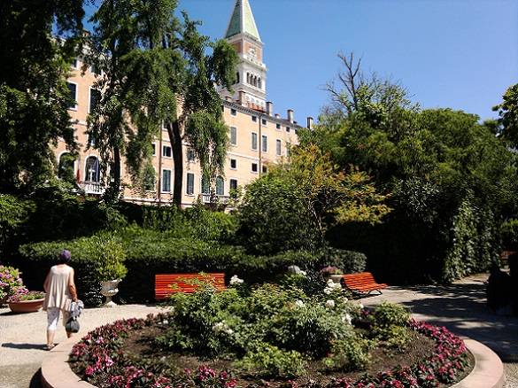 A Whimsical Romance Dream Garden