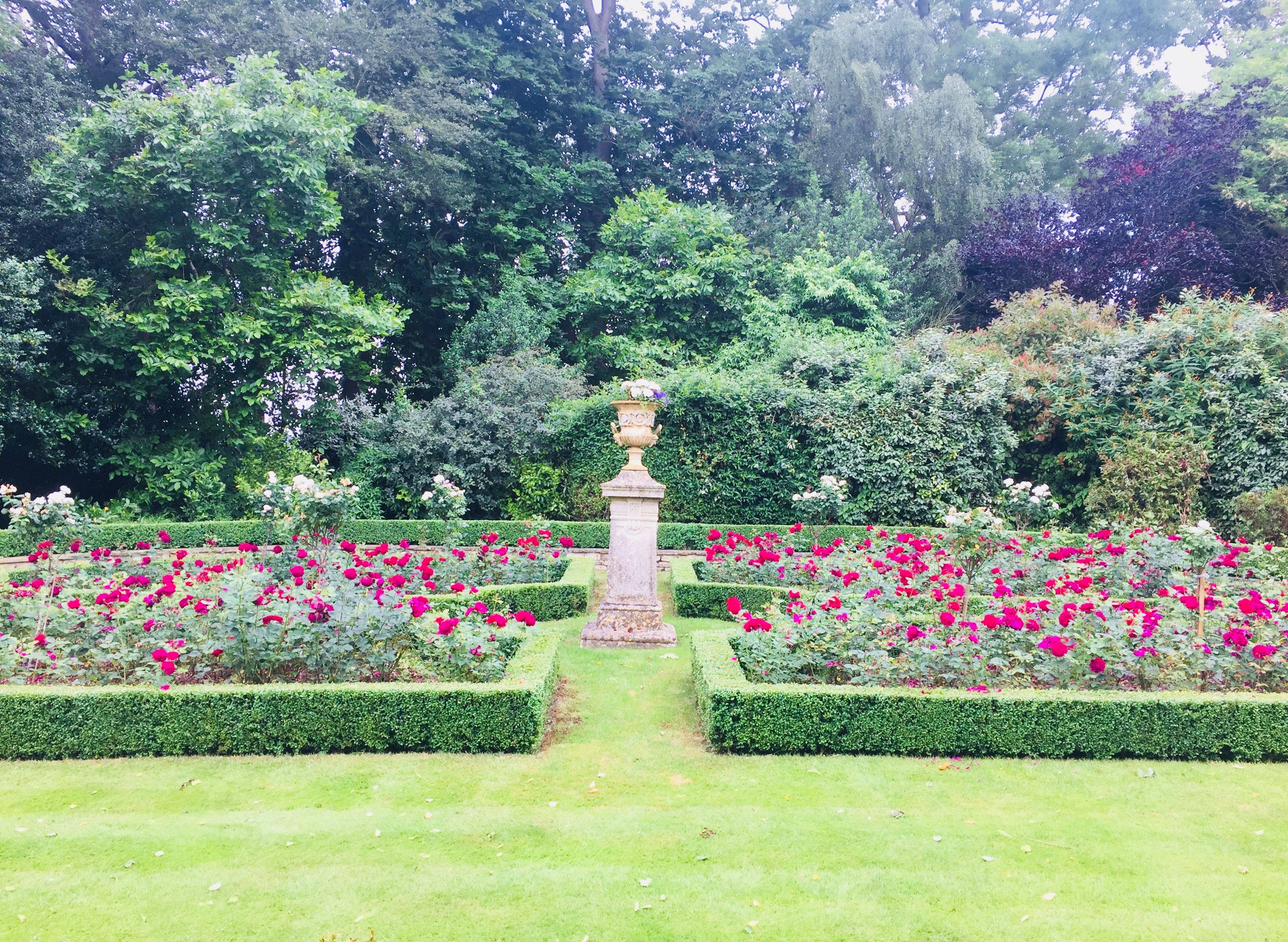 Wonderful Formal English Garden Designs