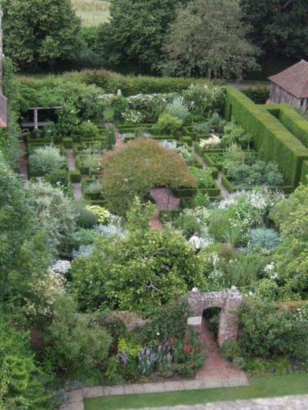 Sissinghurst English Garden