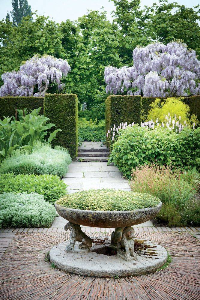 The Original White Garden