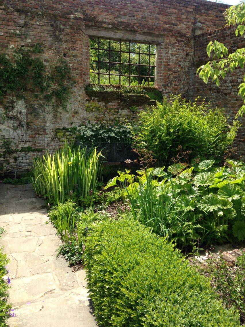 White Gardens