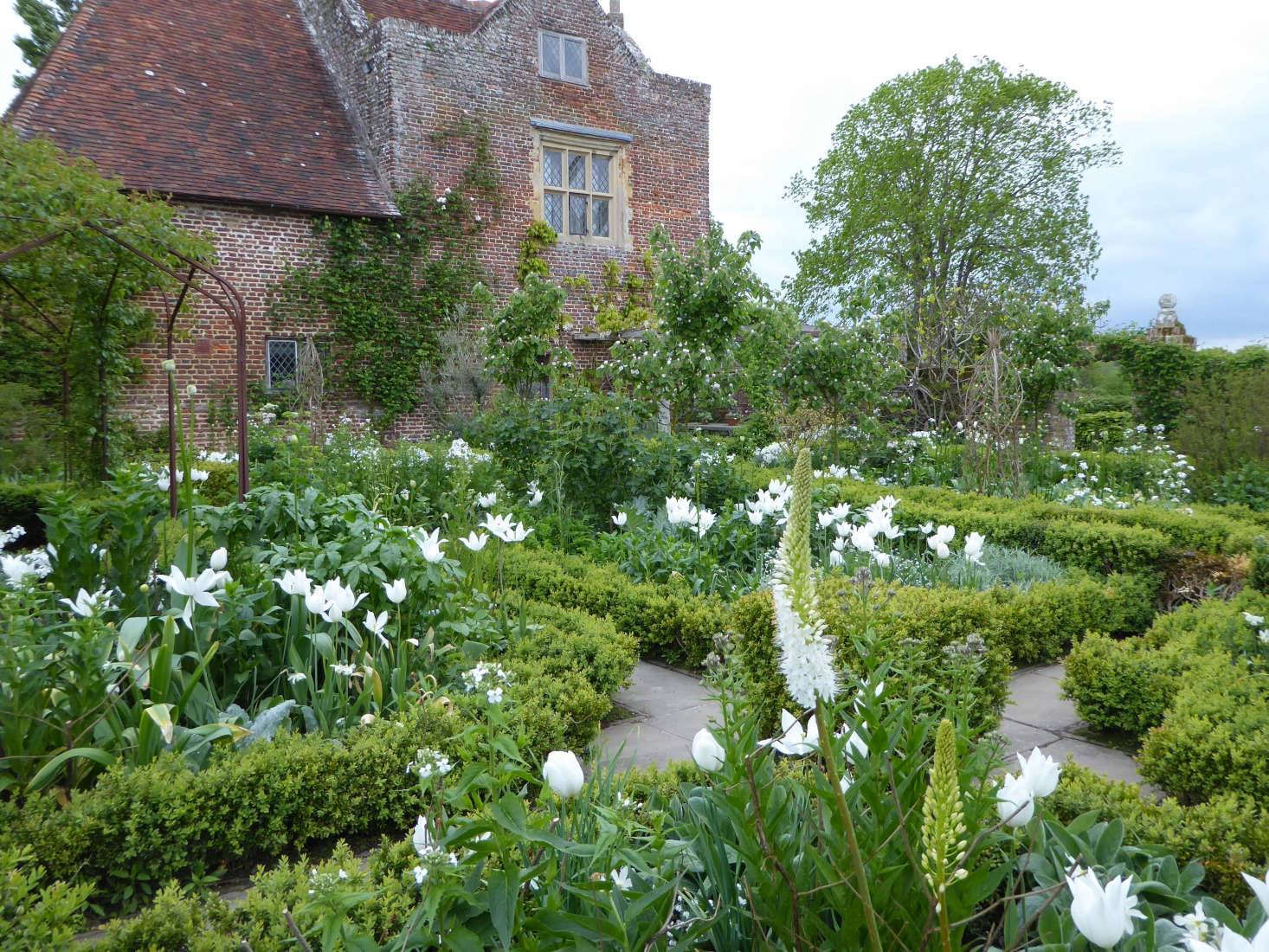 White Gardens