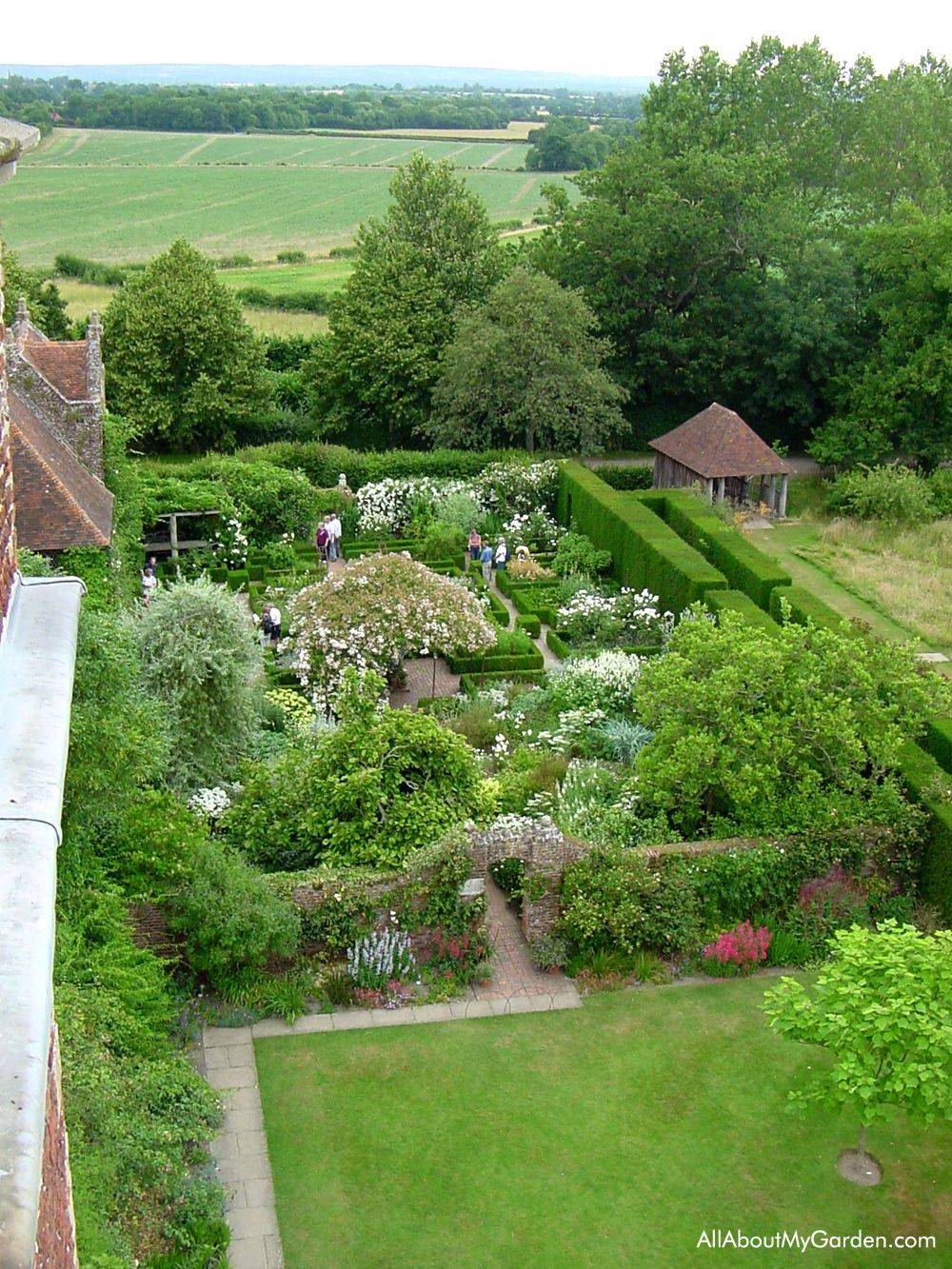 Sissinghurst White Gardens