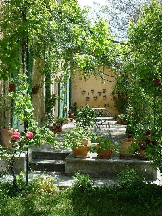 French Country Courtyard Garden