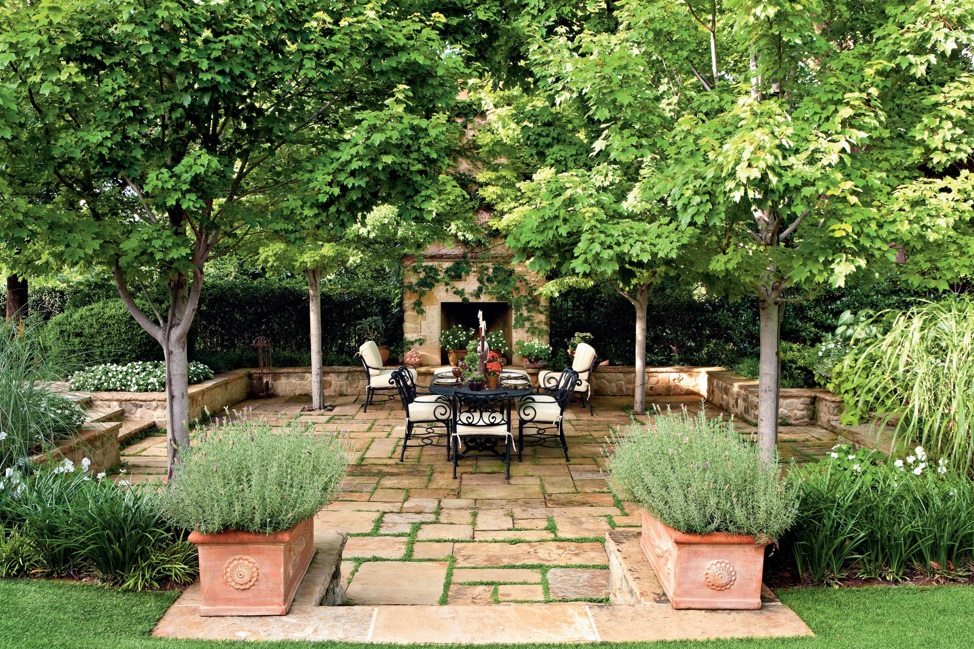 Heattolerant Courtyard Classic Courtyards Southern Living