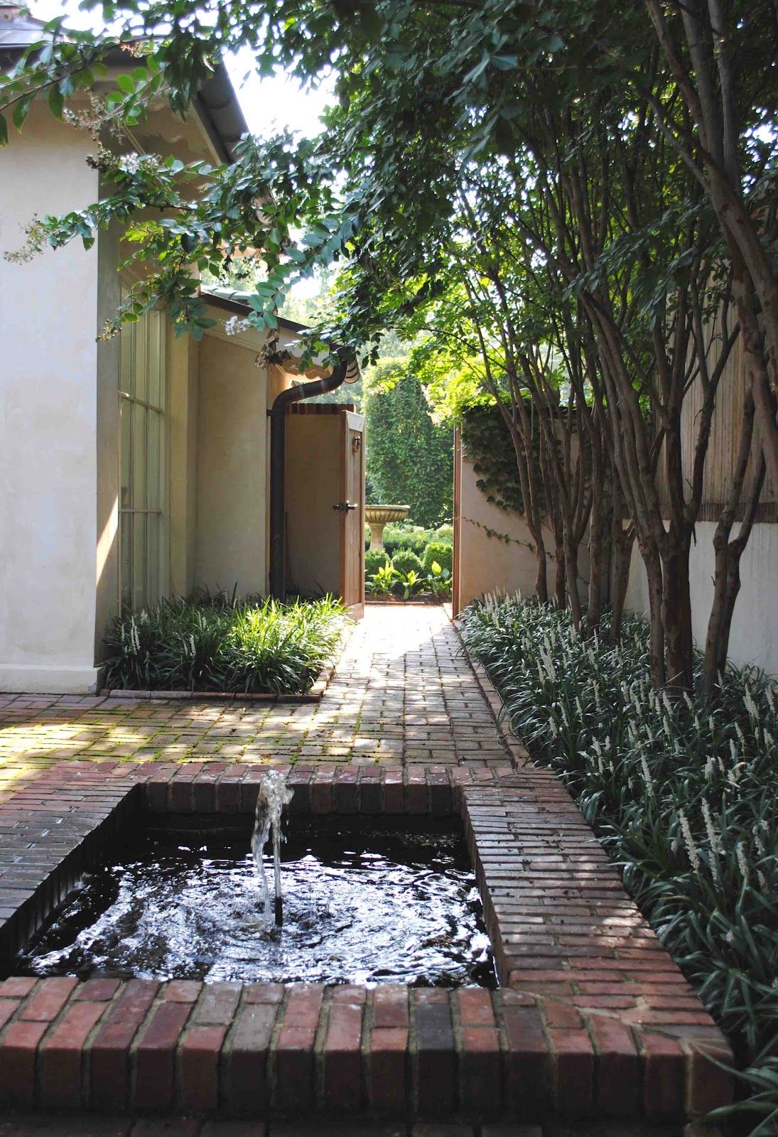 Small Courtyard Fountains Ideas