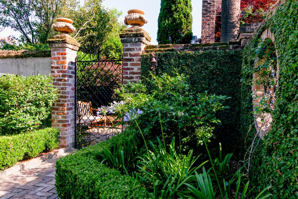 Tour A Formal Charleston Walled Garden Hgtv