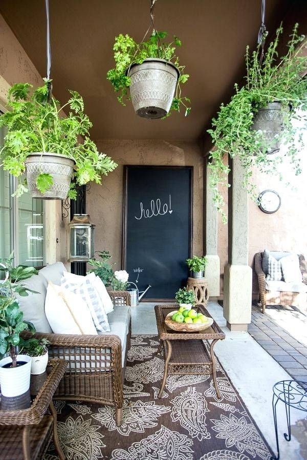 Romantic Courtyards