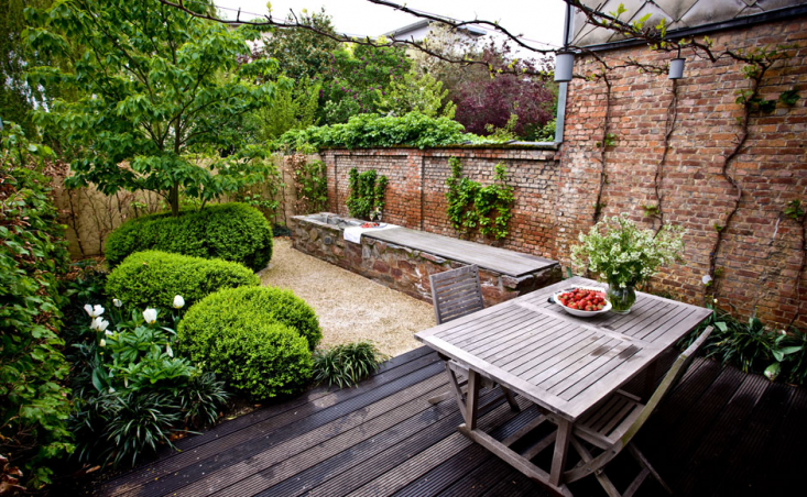 Courtyard Gardens Design