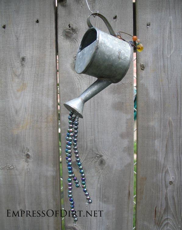 Creative Watering Can Garden Art Ideas
