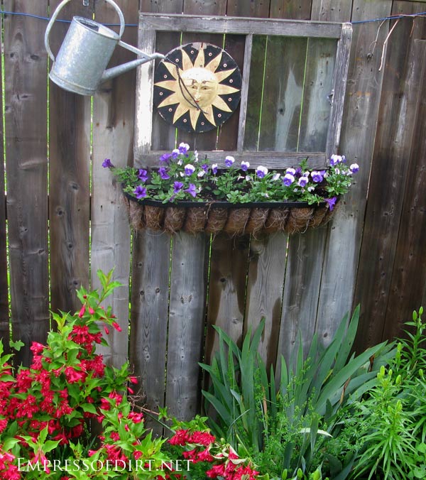 Creative Watering Can Garden Art Ideas