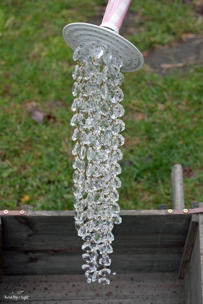 Creative Watering Can Garden Art Ideas