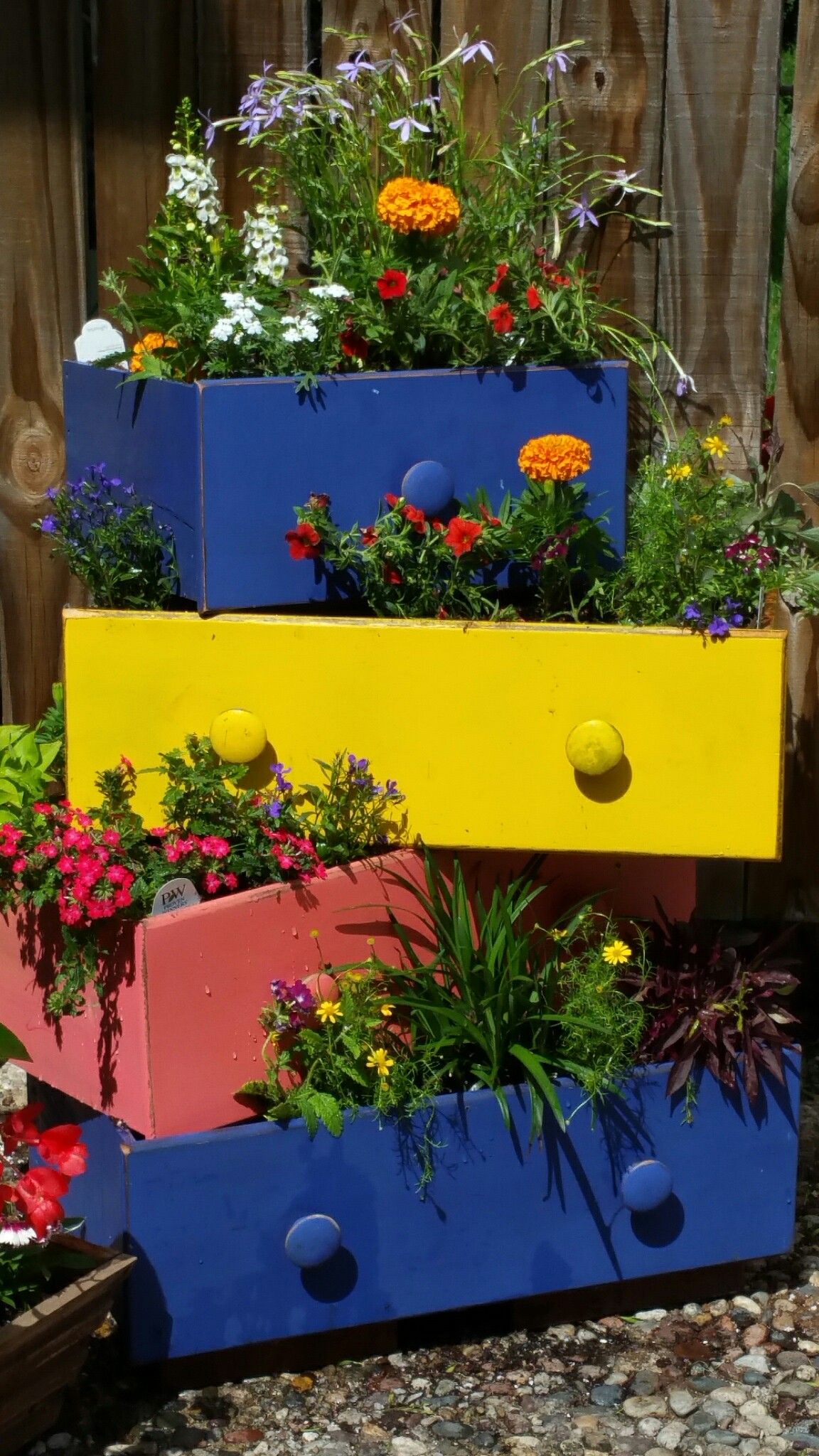 Diy Repurposed Paver Planters Gardeninpots Front Yard Landscaping