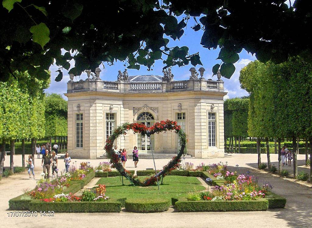 Trianon Wikimedia Commons