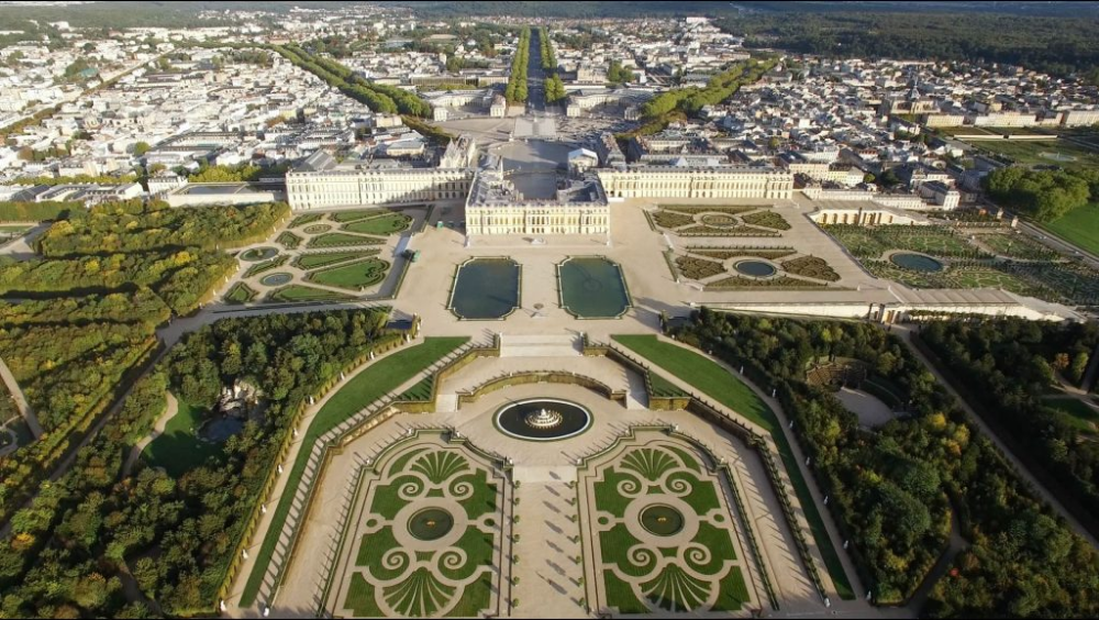 Versailles Garden Travel Hub