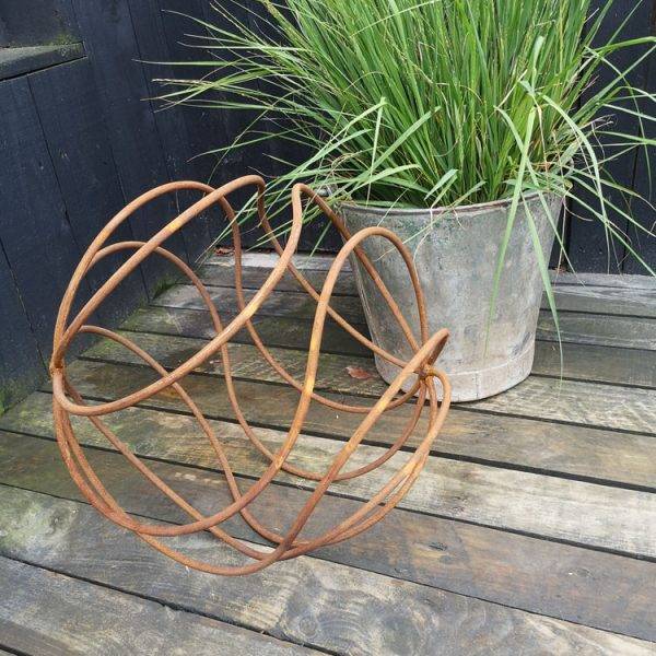 Large Steel Sphere Trellis
