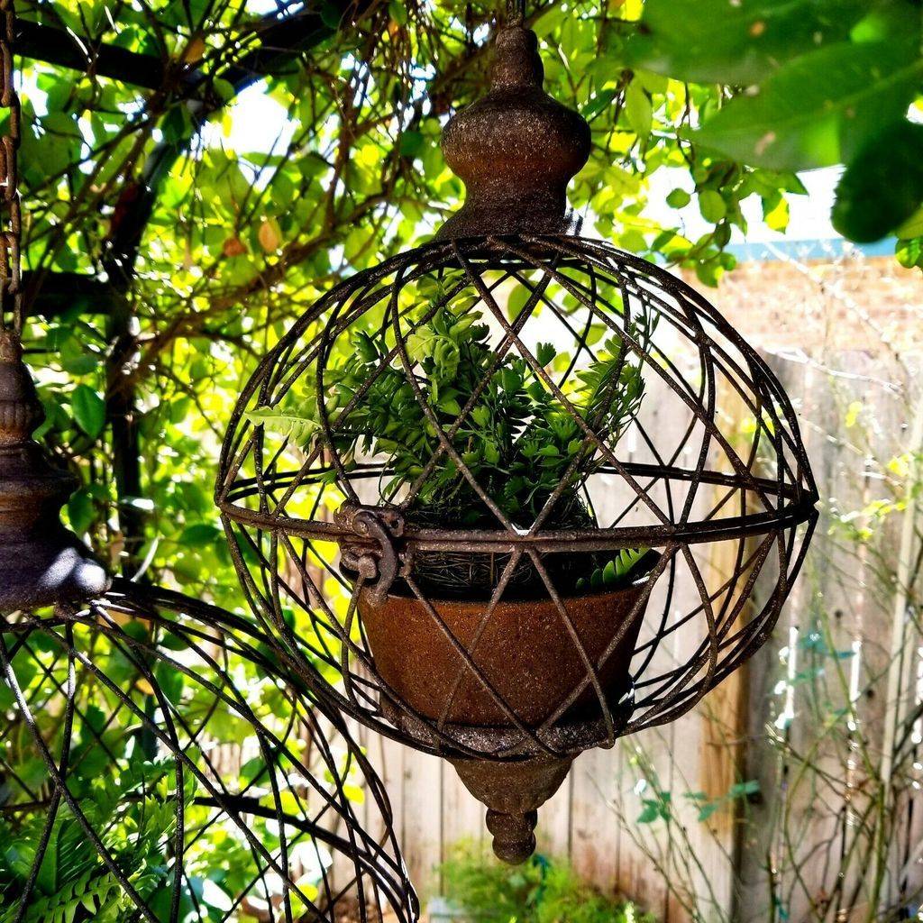 An Easy Diy Hanging Garden Sphere Garden Spheres Hanging Garden Fun