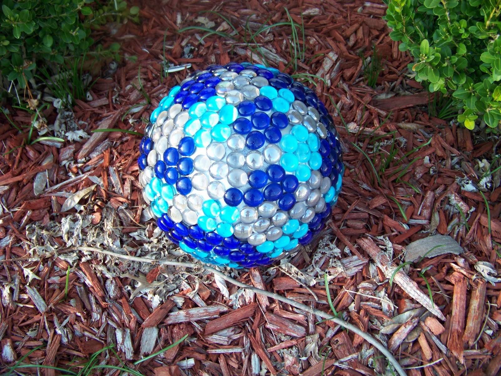Beautiful Diy Garden Ball Decor Ideas