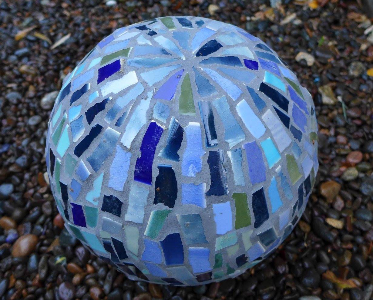 Green Mosaic Gazing Ball Mondus Distinction Garden Decor