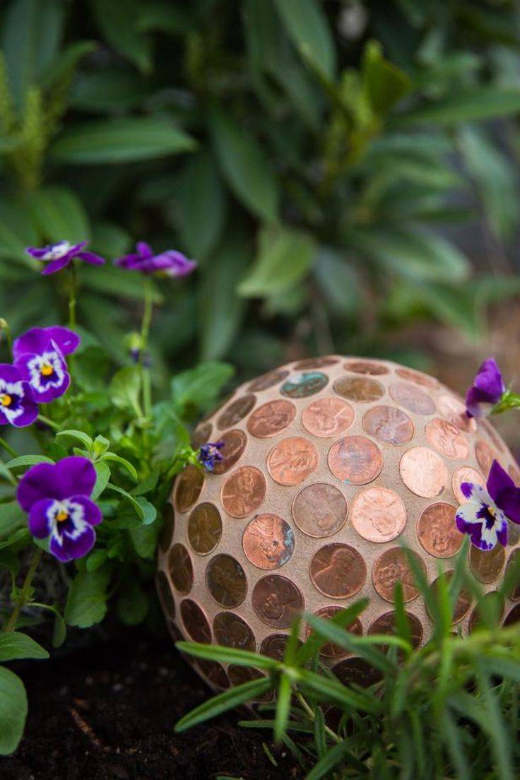 Sunnydaze Blue Mirrored Surface Glass Outdoor Garden Gazing Ball Globe