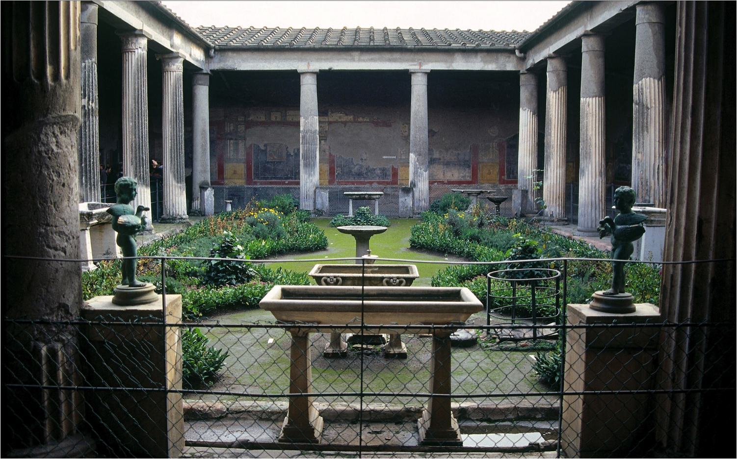 Haus Garden Roman Garden