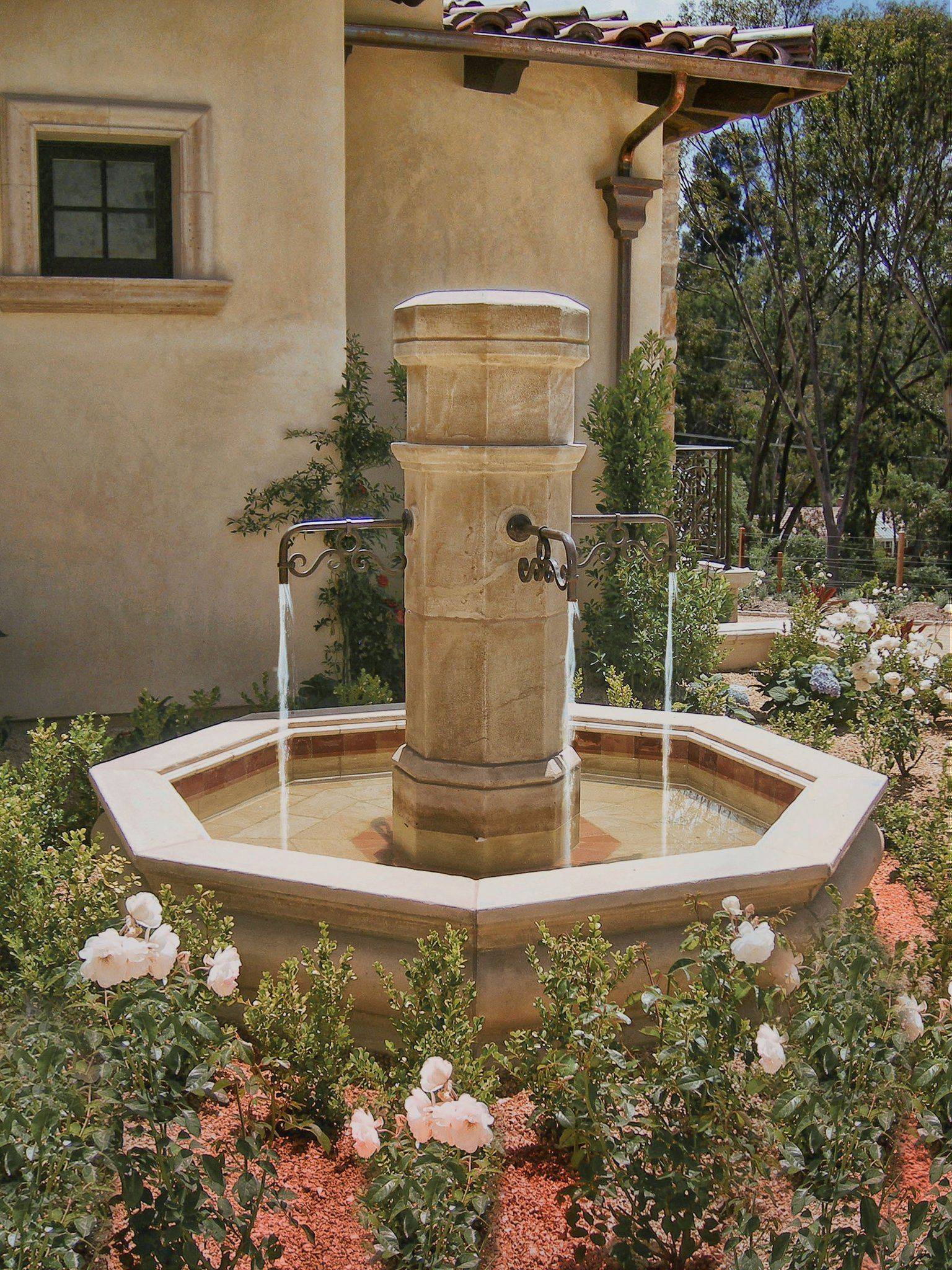Sunnydaze Outdoor Roman Pineapple Garden Water Fountain Tier