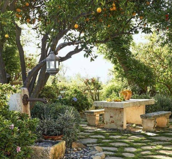 A Subtly Romantic Garden