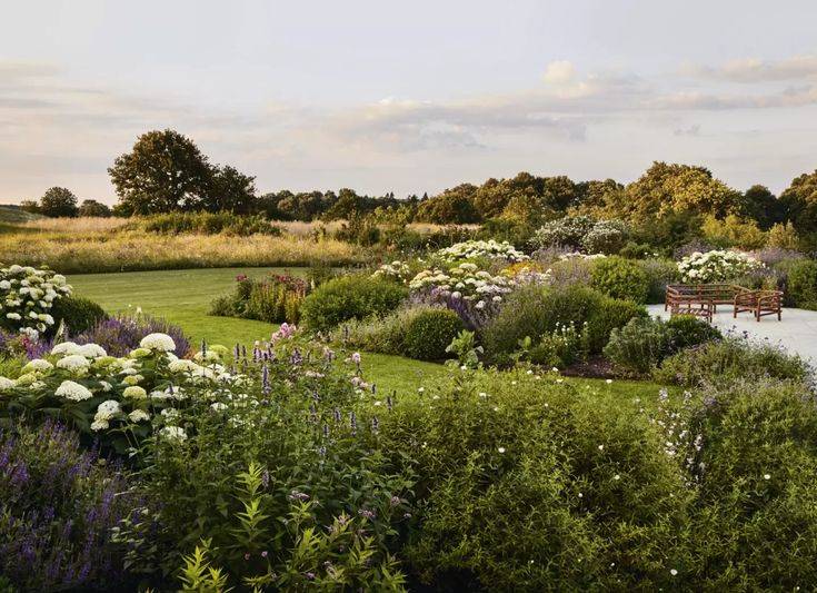 Romantic Garden Villa Wedding