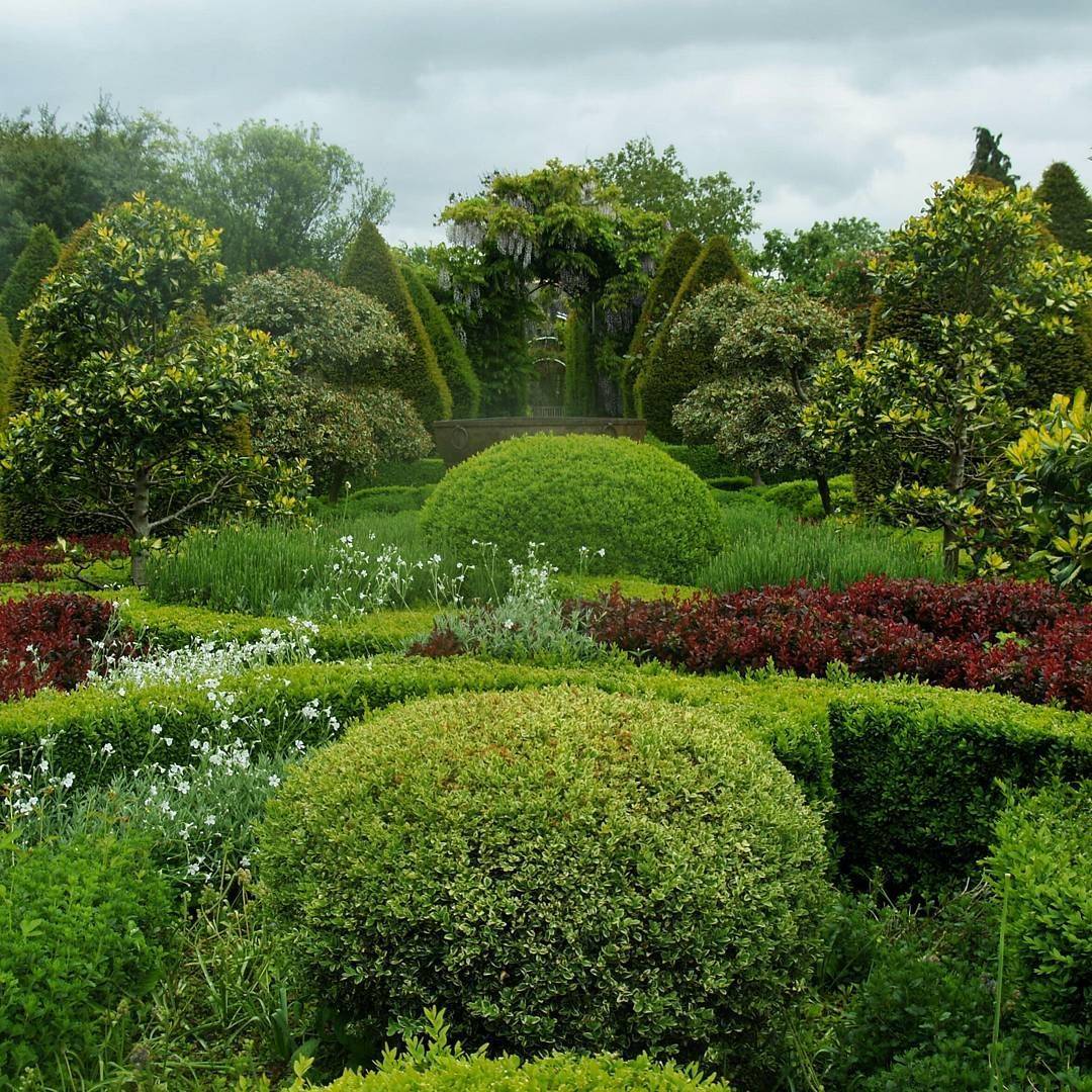 Topiary European Garden