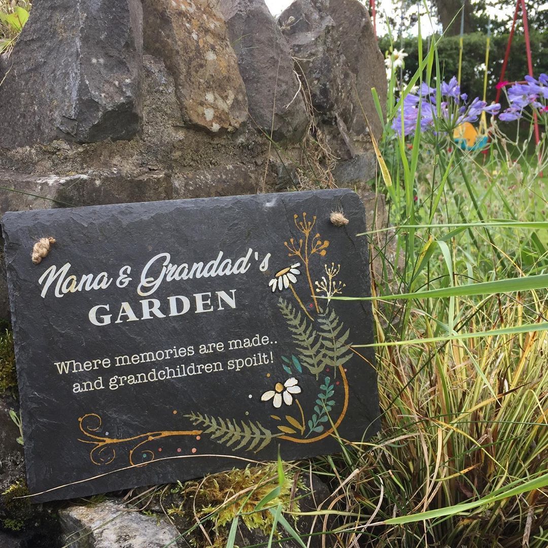 Hydrangeas Slate Welcome Sign