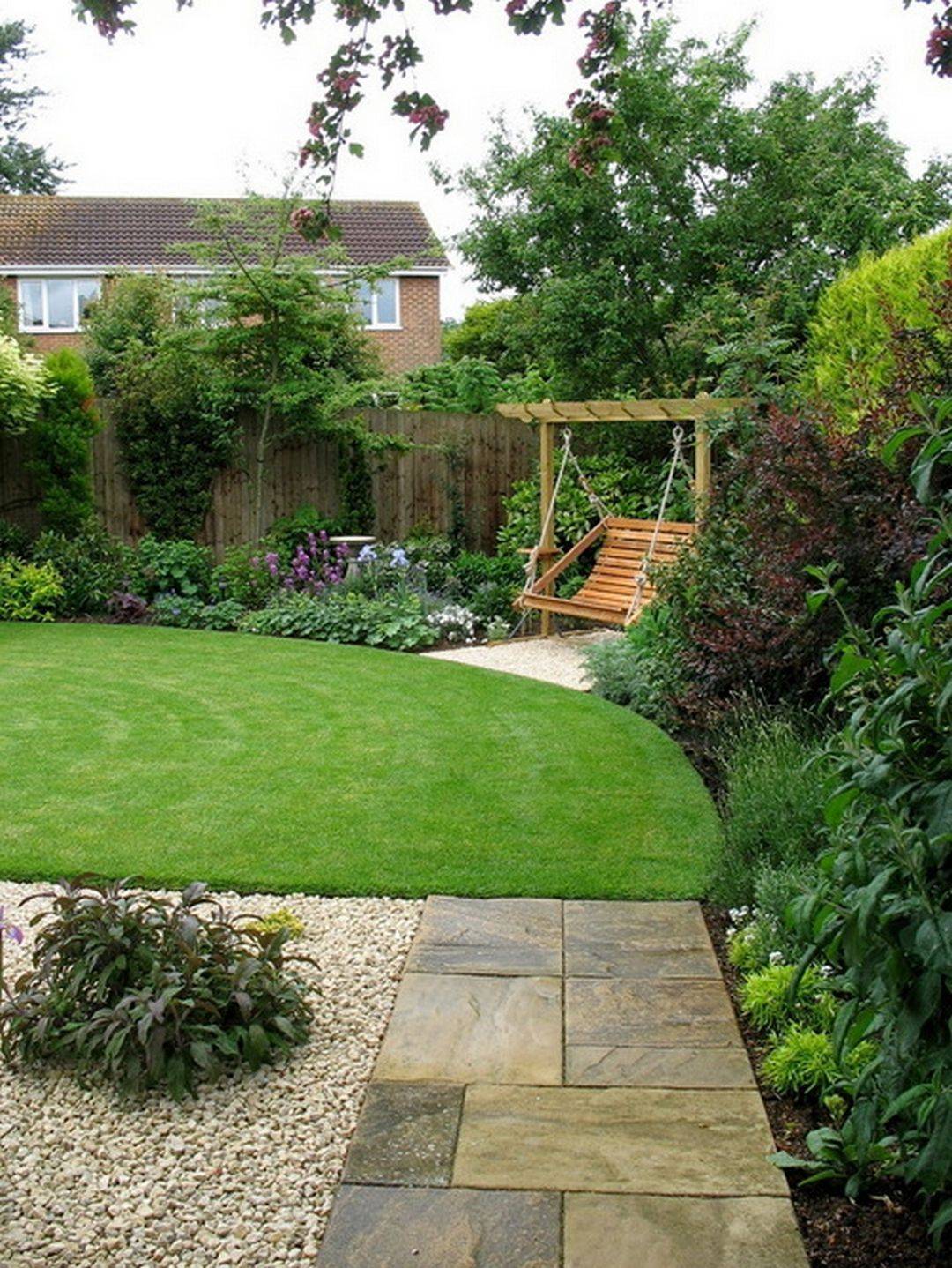 Spacious Home Garden Design Ideas