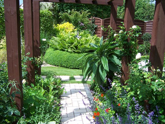 Red Root Burrow Fairy House Terra Nova Fairy Garden