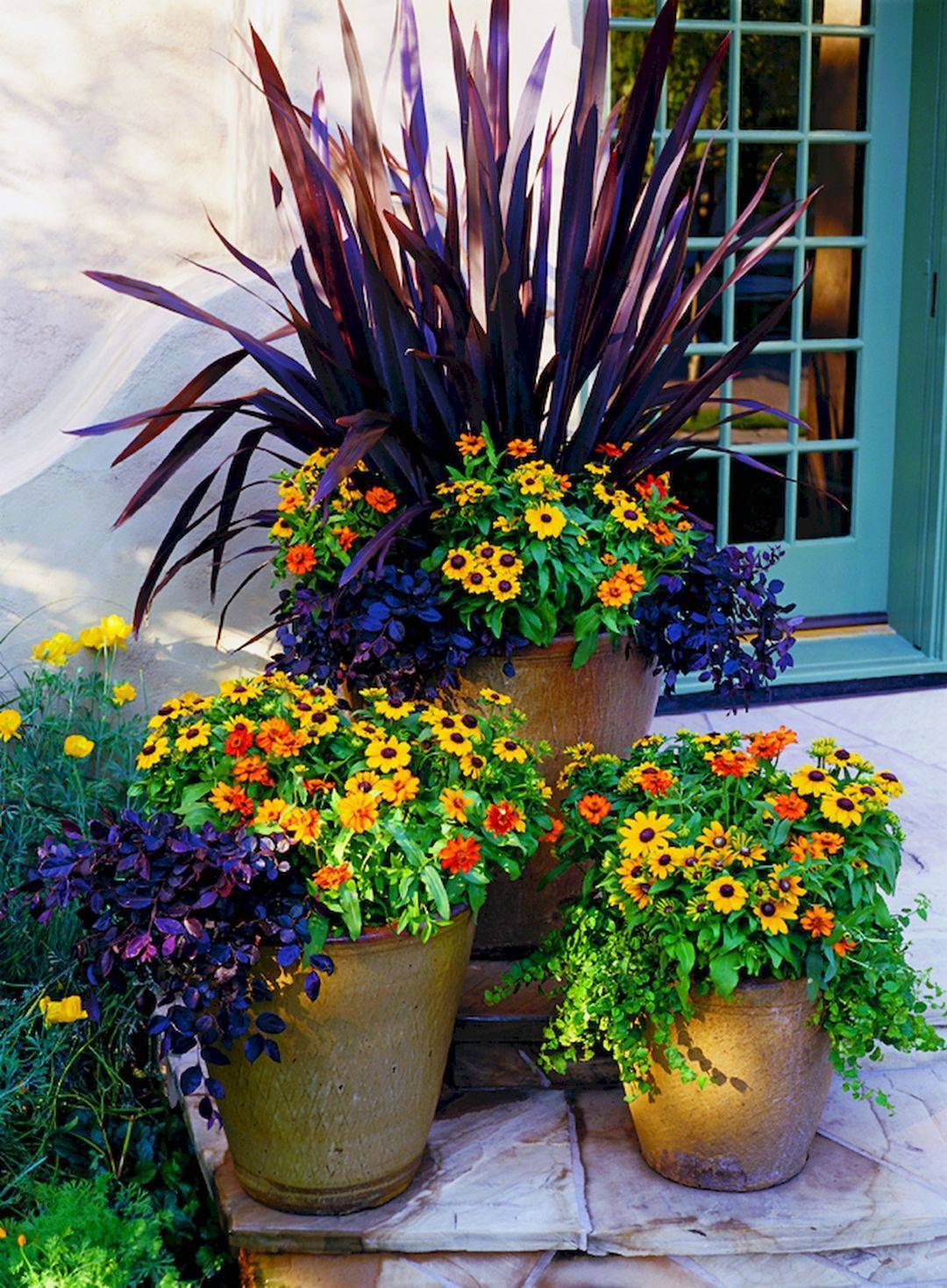 Nice Beautiful Front Yard Container Garden Ideas