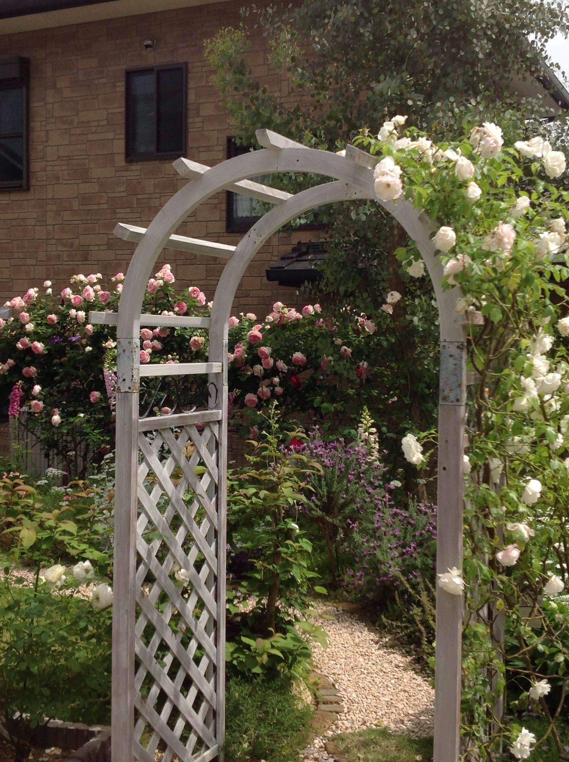Secret Garden Le Chic Elefant Garden Entrance