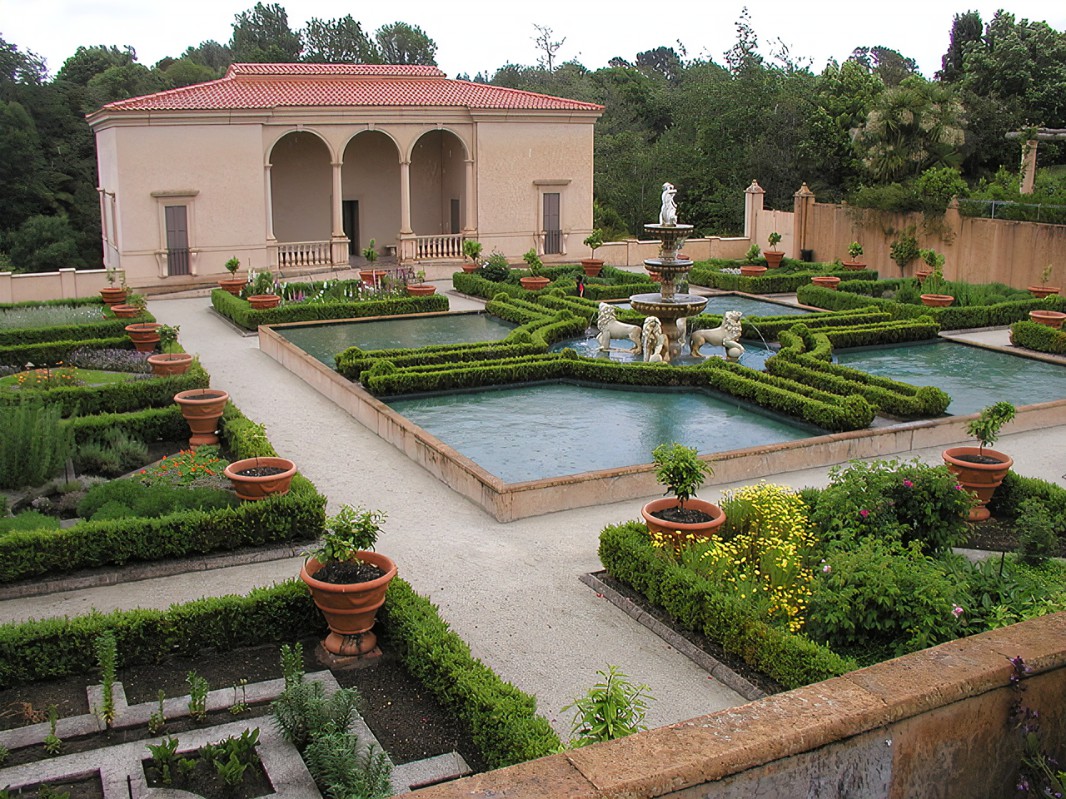 Backyard Tuscan Garden
