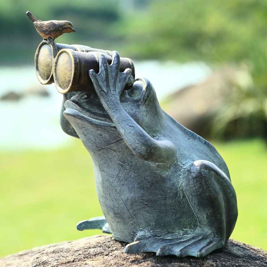 Frog Solar Garden Statue