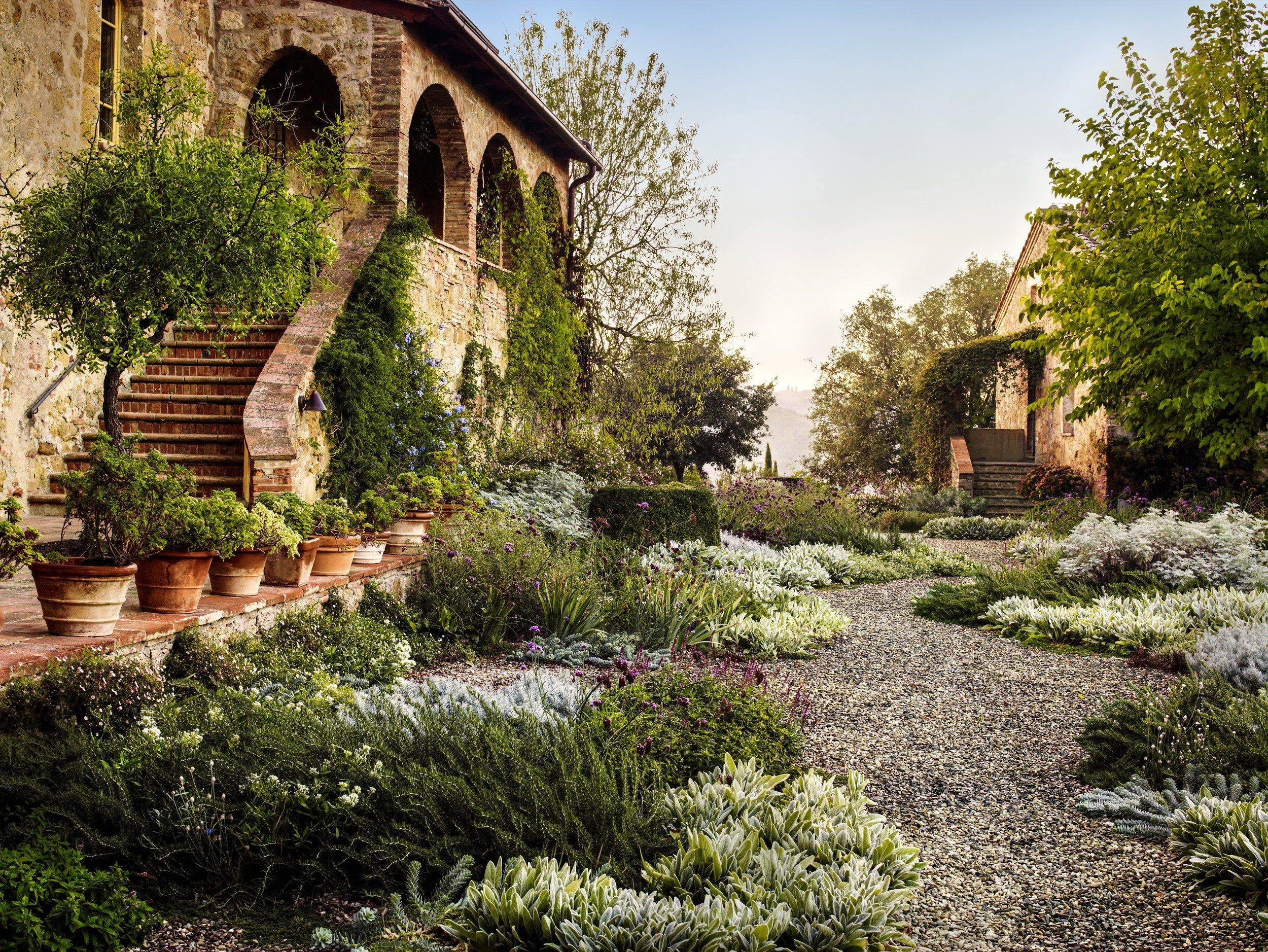 Meditteranean Courtyard Tuscan Garden Design