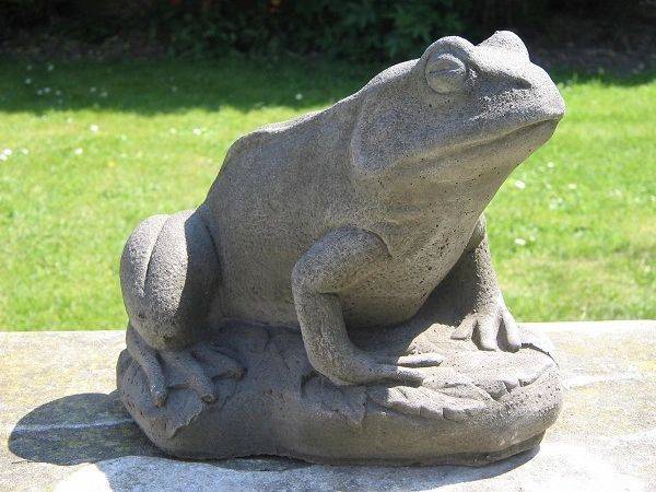 Large Frog Garden Statues