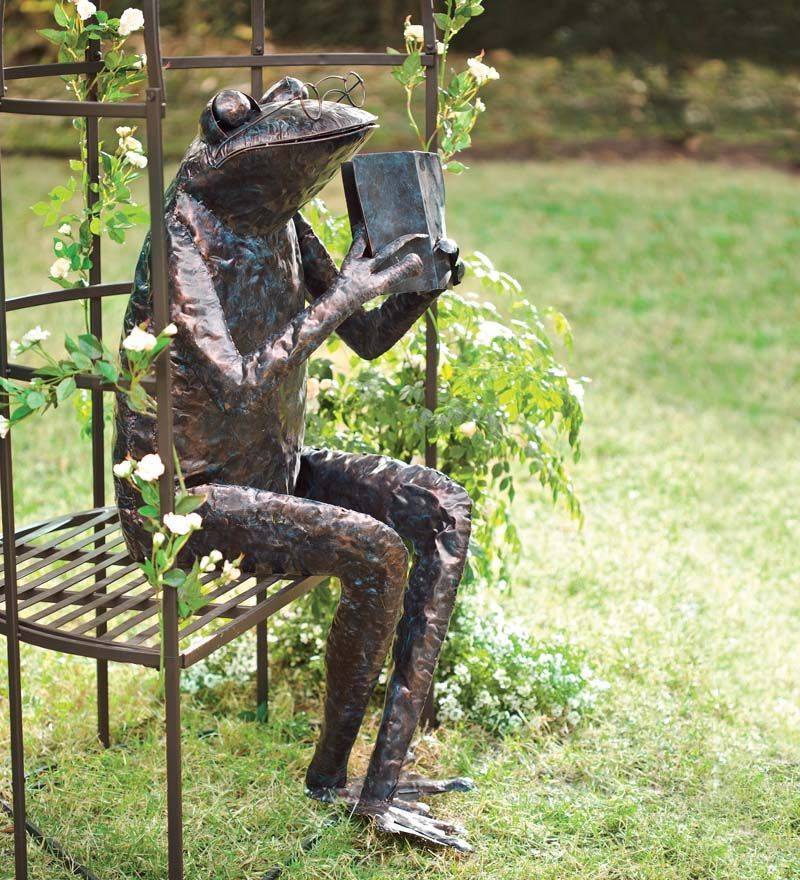 Antiquebronze Colored Sitting Frog Resin Garden Statue