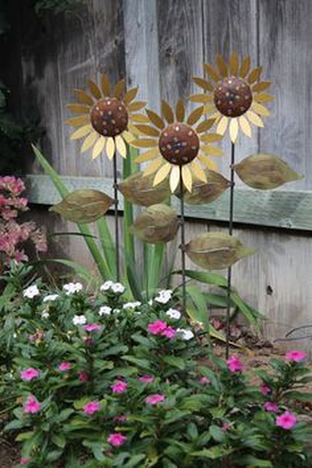 Handmade Metal Rustic Garden Sphere Sculpture Garden Yard Art Garden