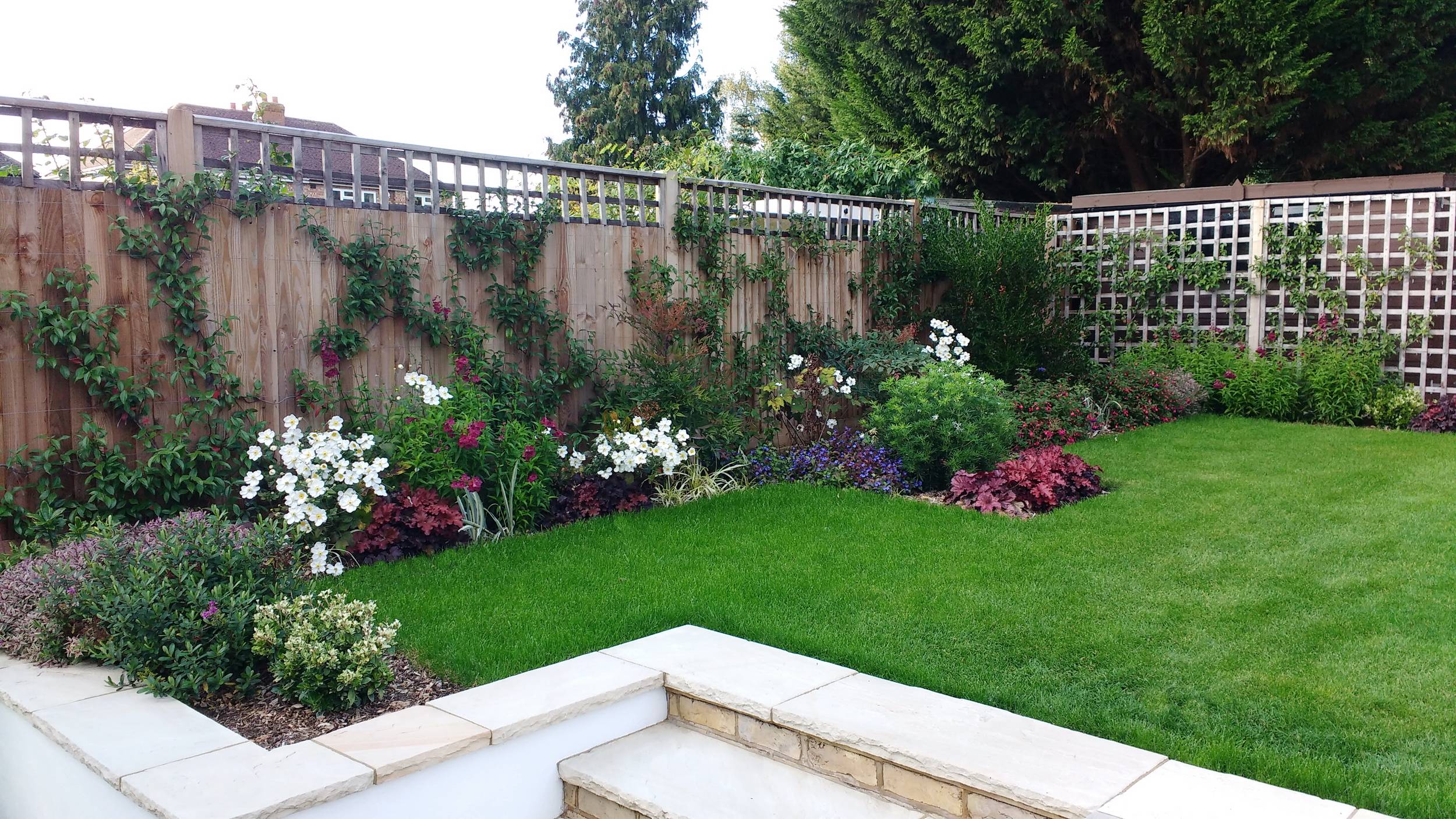 Beautiful And Unusual Medium Sized Garden Ideas