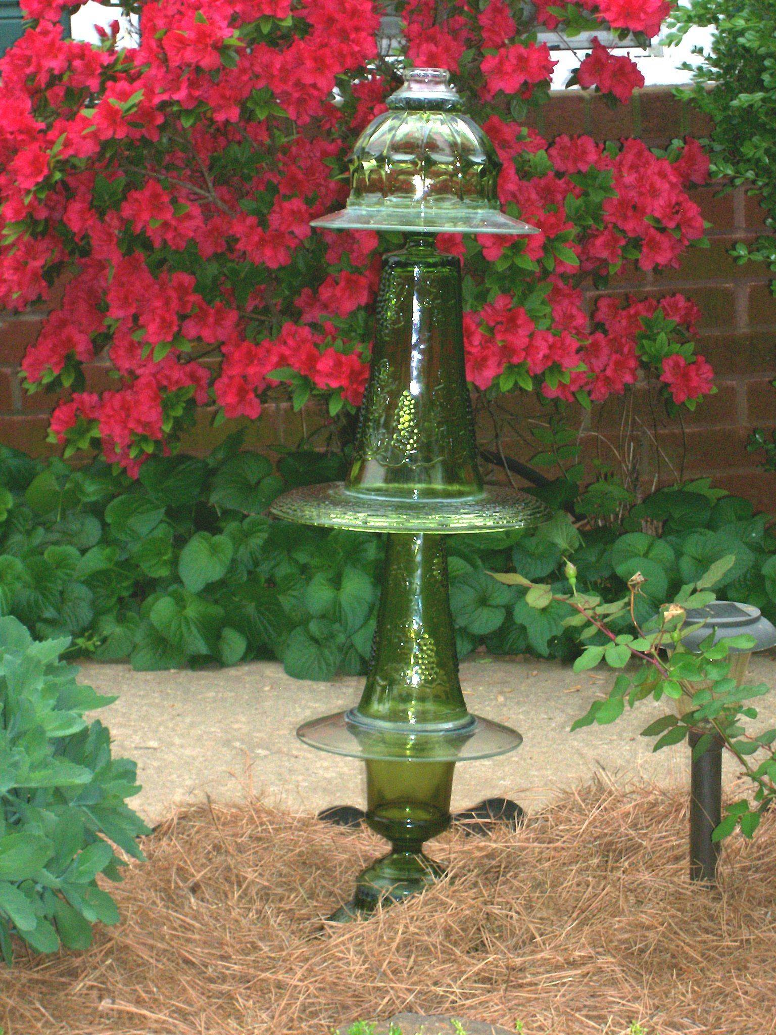 23 Vintage Glass Garden Totem Ideas You Must Look SharonSable
