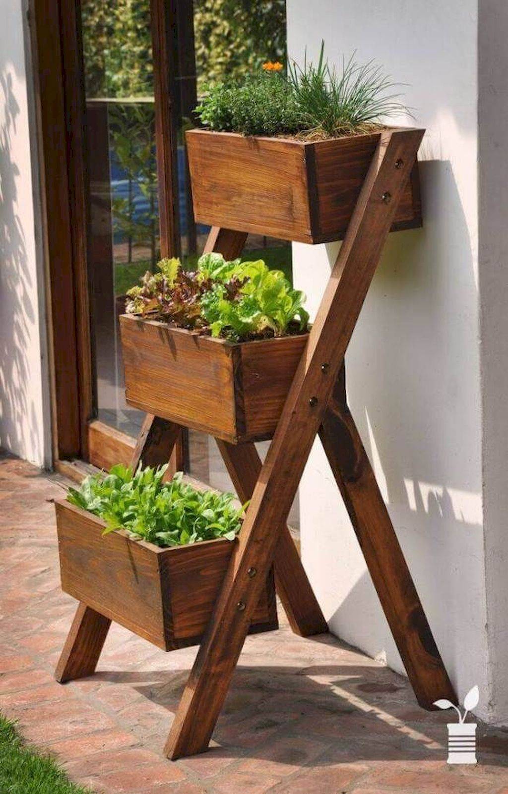 Creative And Rustic Garden Art Ladder Ideas