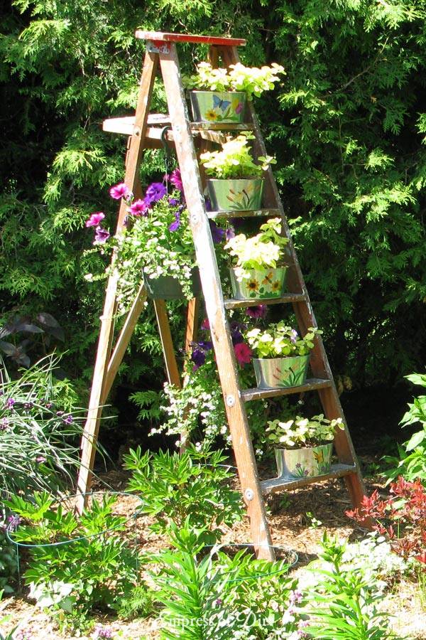 Creative And Rustic Garden Art Ladder Ideas