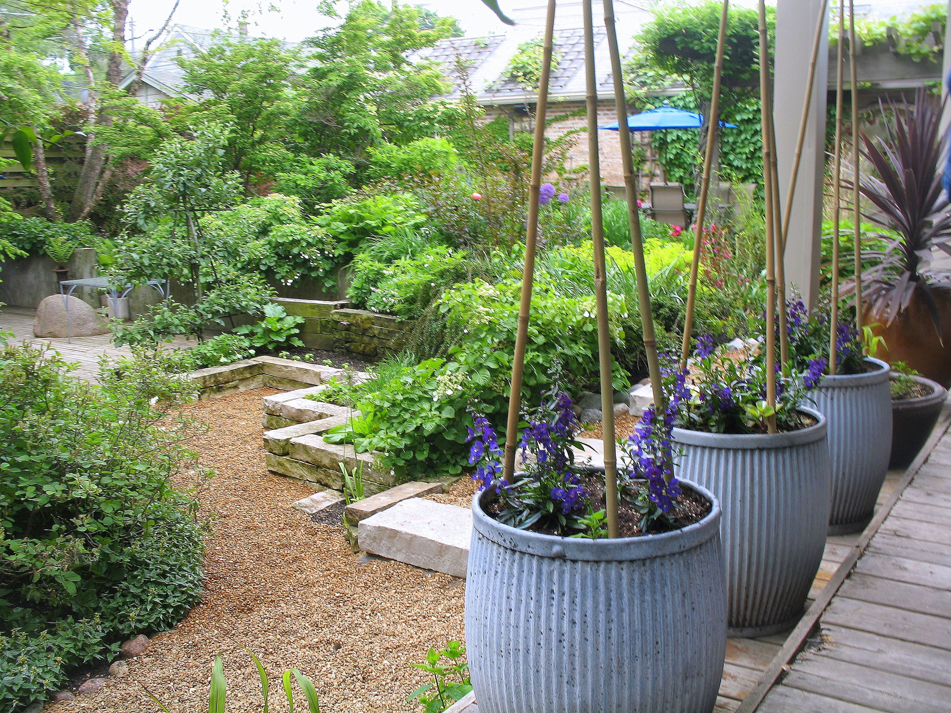 Modern French Country Garden Decor Ideas