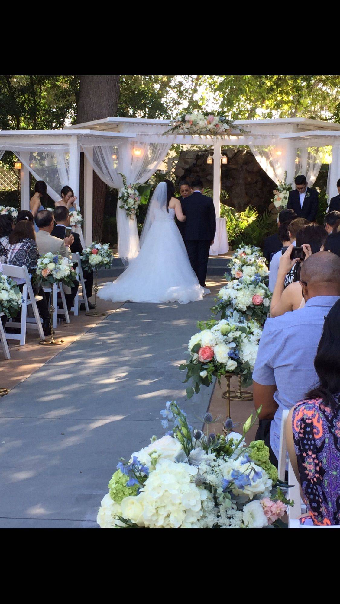 Ideas Wedding Elegant Romantic Decor Rose Petals Wedding Ceremony